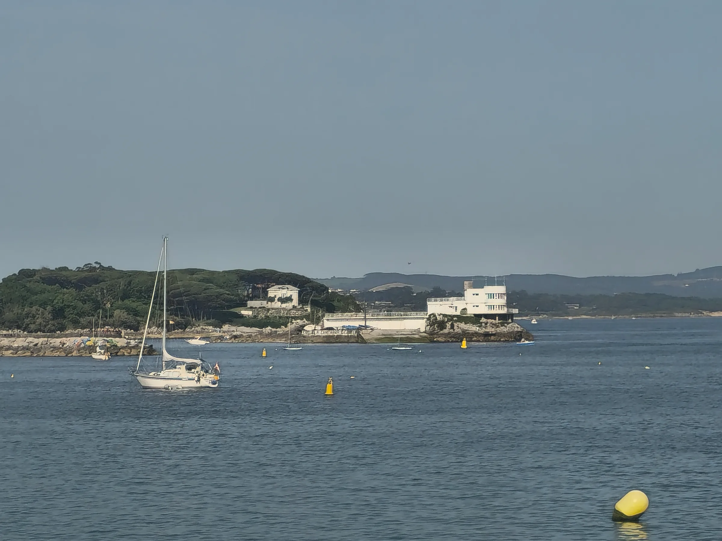 Escuela de vela en la bahia de Santander