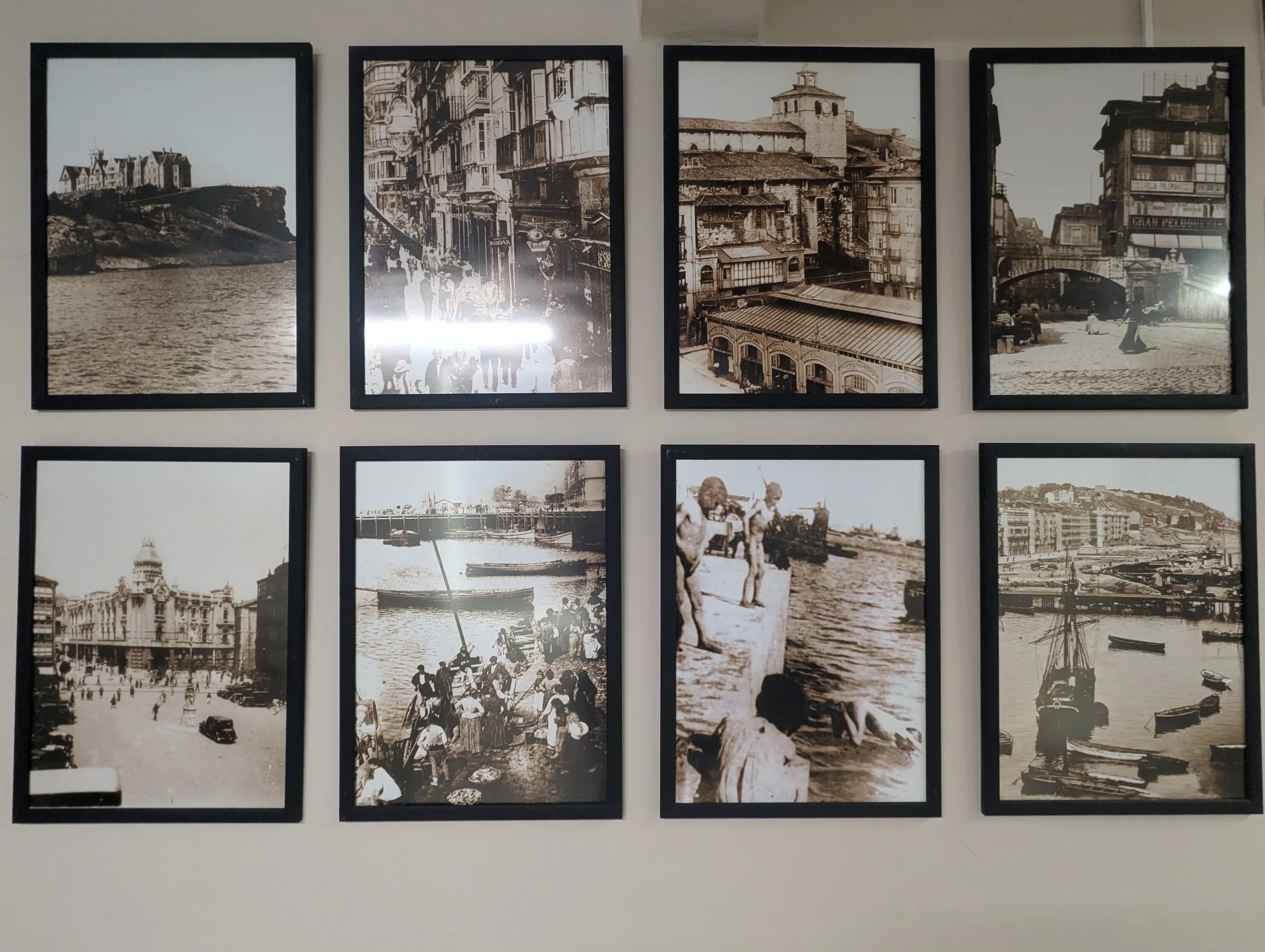 Decoración de zonas comunes de Hostal La Mexicana en Santander